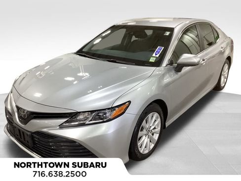 Used 2018 Toyota Camry LE image 1