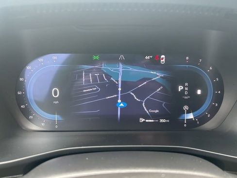 Certified 2025 Volvo XC40 B5 Plus AWD/4WD image 20