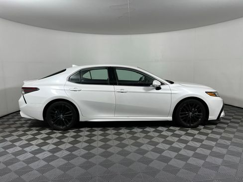 Used 2023 Toyota Camry XSE image 4