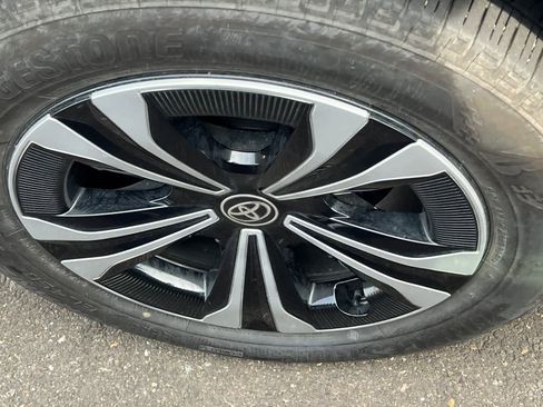 Used 2024 Toyota bZ4X XLE image 14