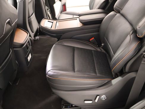 New 2026 Lincoln Navigator Black Label AWD/4WD image 12