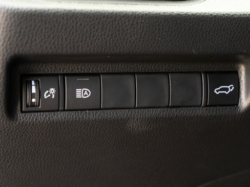 Used 2022 Toyota RAV4 XLE Premium image 36