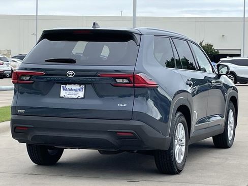 Used 2025 Toyota Grand Highlander FWD image 4