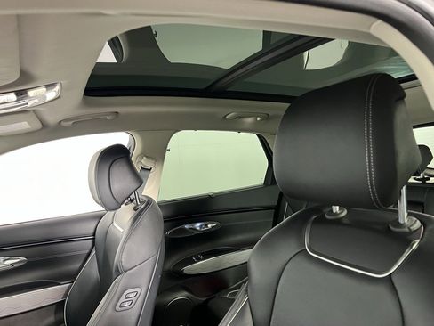 Used 2022 Genesis GV70 2.5T w/ Advanced Package image 27