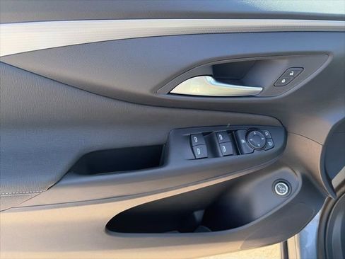 New 2026 Buick Envista Avenir FWD image 17