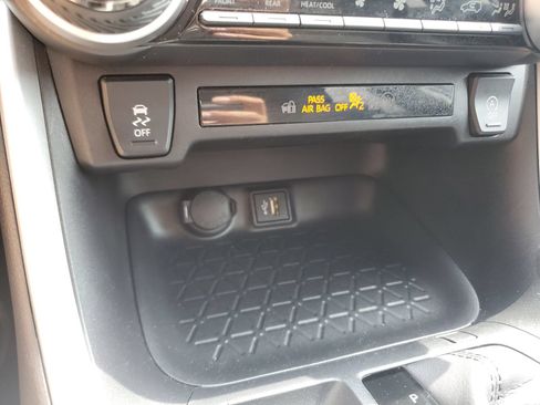 Certified 2025 Toyota RAV4 XLE AWD/4WD image 28