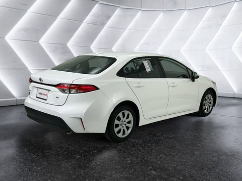 Used 2023 Toyota Corolla LE image 4