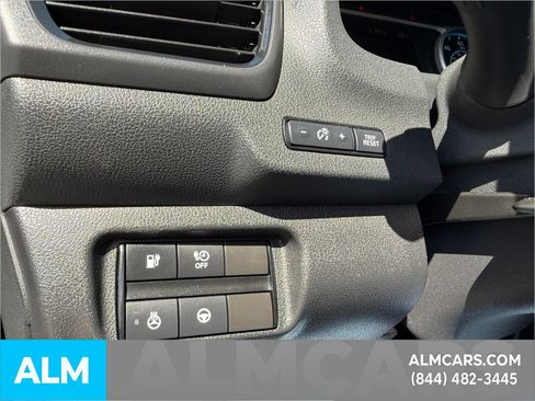 Used 2018 Nissan Leaf SV w/ SV Technology Package image 24