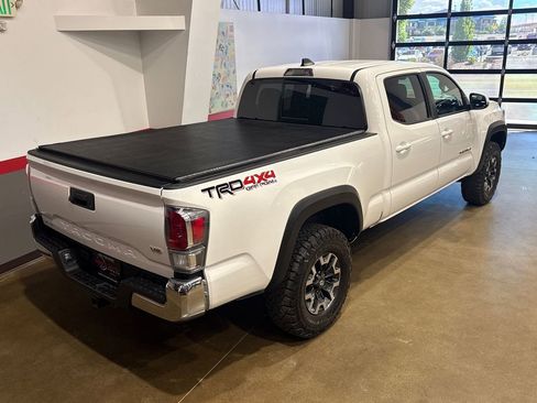 Used 2023 Toyota Tacoma TRD Off-Road AWD/4WD image 38