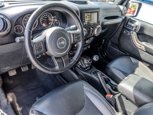 Used 2017 Jeep Wrangler Unlimited Sahara image 14