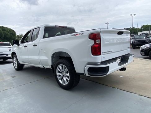 Used 2022 Chevrolet Silverado 1500 Custom AWD/4WD image 9