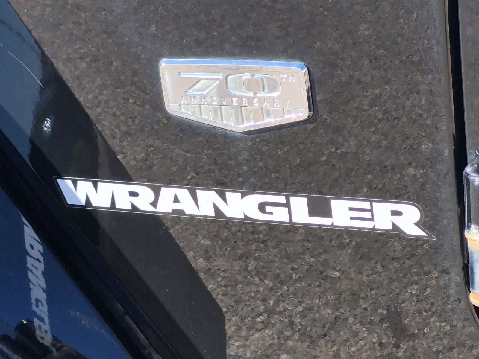 Used 2011 Jeep Wrangler Sahara w/ Dual Top Group AWD/4WD image 13