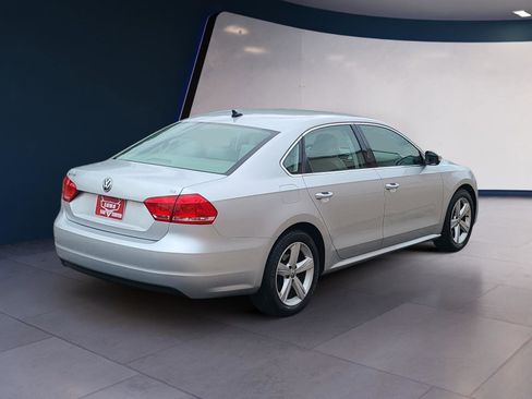 Used 2014 Volkswagen Passat 2.5 SE image 5