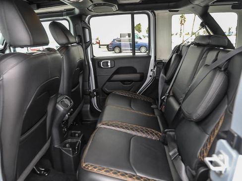 Used 2022 Jeep Wrangler Unlimited Sahara image 18