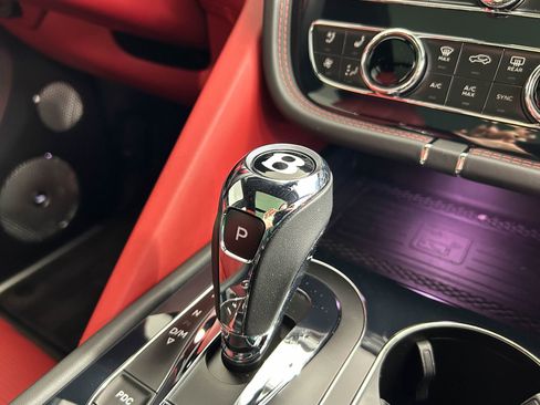 Certified 2022 Bentley Bentayga image 25