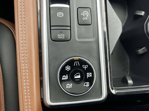 Used 2022 Nissan Pathfinder Platinum w/ Cargo Package AWD/4WD image 20