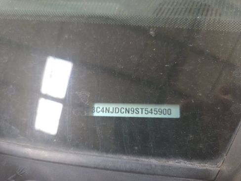 Used 2025 Jeep Compass Limited AWD/4WD image 5