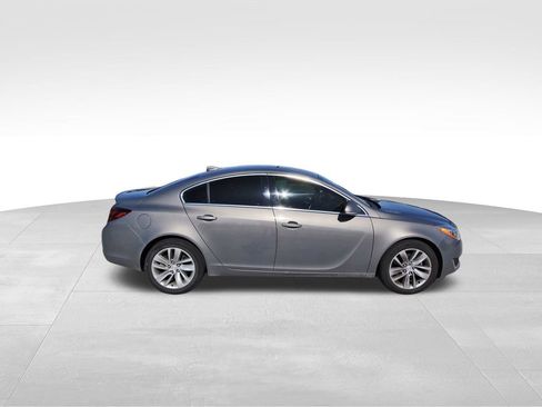 Used 2017 Buick Regal Premium image 5
