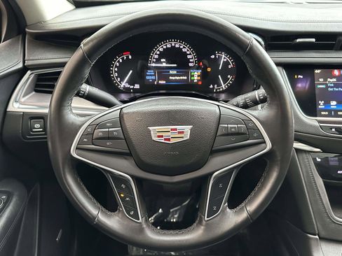 Used 2017 Cadillac XT5 Luxury w/ Driver Awareness Package image 11