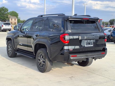 Used 2025 Toyota 4Runner SR5 AWD/4WD image 7