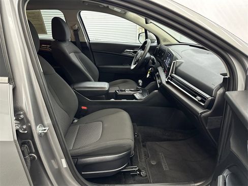 Used 2023 Kia Sportage LX image 13