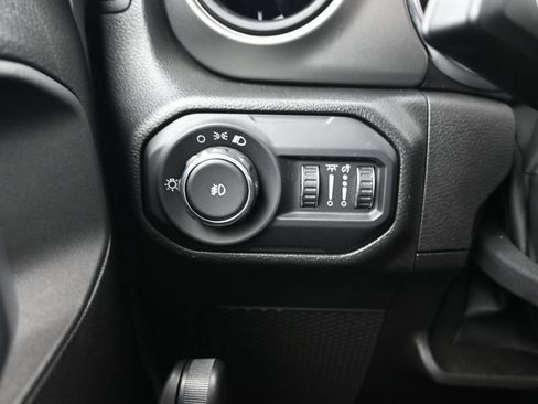 Used 2022 Jeep Wrangler Sport AWD/4WD image 19