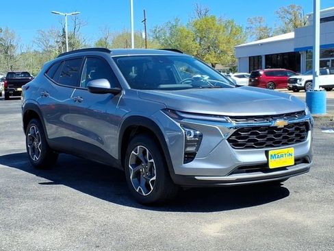 New 2026 Chevrolet Trax LT image 3