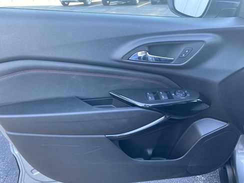 Used 2024 Chevrolet Trax RS w/ Sunroof Package image 21