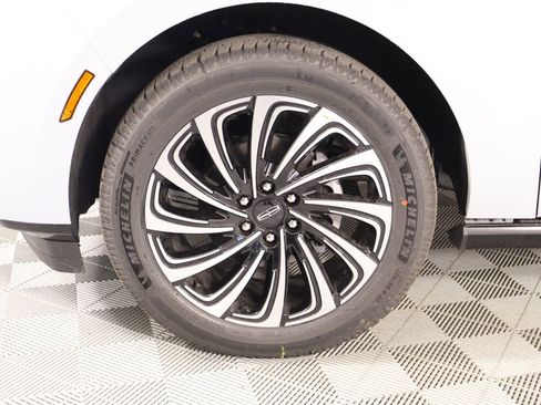 New 2026 Lincoln Navigator Black Label AWD/4WD image 19