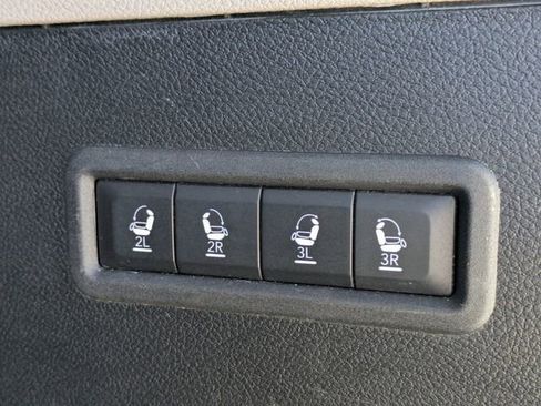 Used 2024 Jeep Wagoneer Series III AWD/4WD image 15