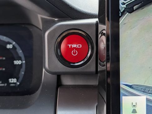 Used 2025 Toyota Tacoma TRD Sport AWD/4WD image 19