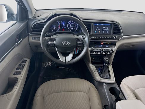 Used 2020 Hyundai Elantra SEL FWD image 17