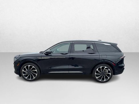 Certified 2024 Lincoln Nautilus Black Label image 8