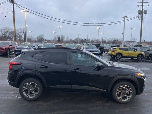 Used 2024 Chevrolet Trax LT w/ Driver Confidence Package image 5