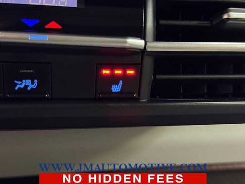 Used 2021 Toyota Sienna XLE image 41