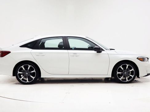 Used 2025 Honda Civic Sport Touring image 3