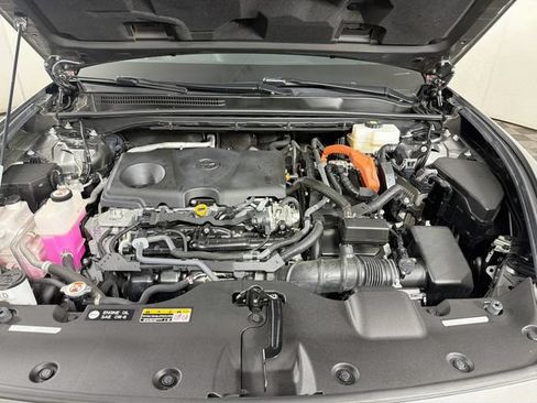 Used 2023 Toyota Crown AWD/4WD image 35