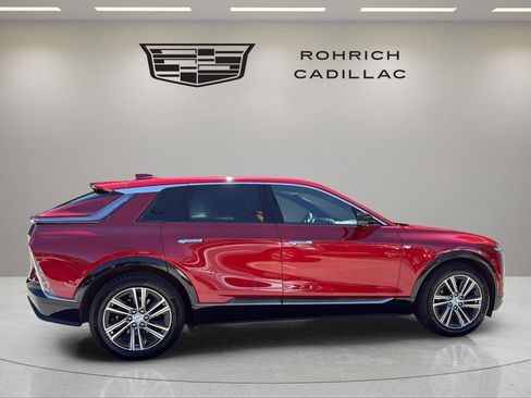 Certified 2024 Cadillac Lyriq Luxury w/ LPO, Floor Liner Package AWD/4WD image 4