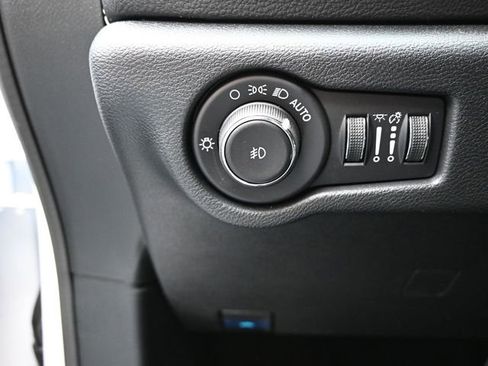 New 2026 Chrysler Pacifica Select image 15