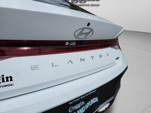 New 2026 Hyundai Elantra Blue image 23