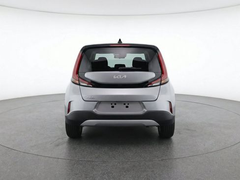 Used 2025 Kia Soul LX w/ LX Technology Package FWD image 7