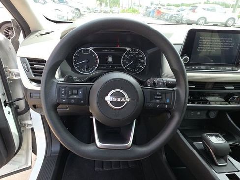 Used 2023 Nissan Rogue SV FWD image 15
