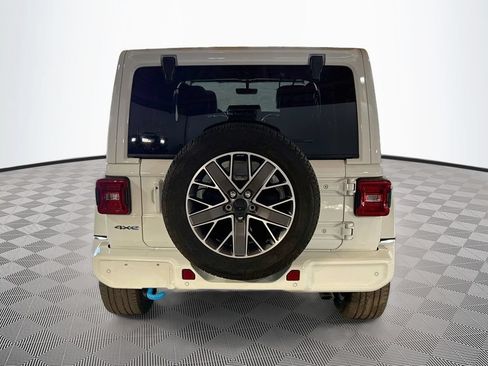Used 2023 Jeep Wrangler Unlimited Sahara AWD/4WD image 7