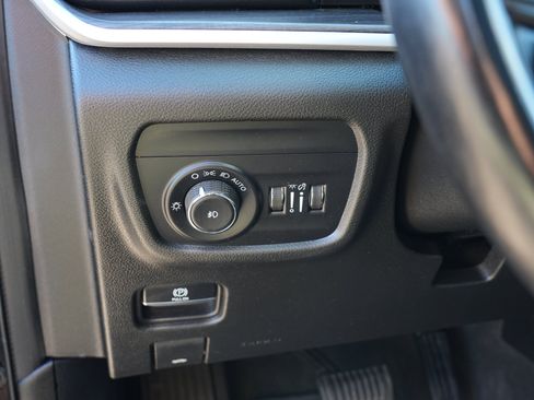 Used 2022 Jeep Grand Cherokee L Limited AWD/4WD image 17