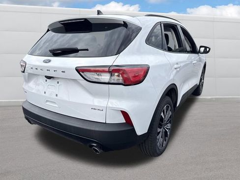 Used 2022 Ford Escape SE w/ SE Sport Appearance Package image 11