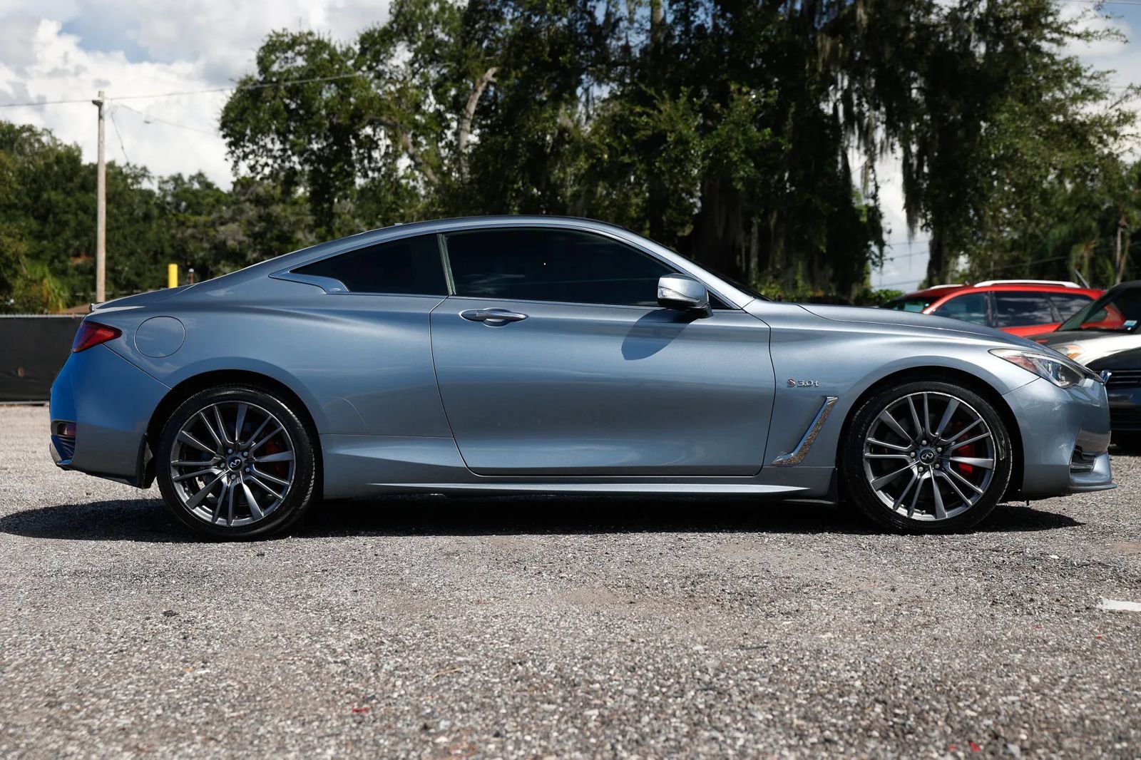 Used 2017 INFINITI Q60 Red Sport 400 AWD/4WD image 8
