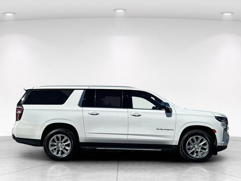 Used 2023 Chevrolet Suburban Premier AWD/4WD image 7