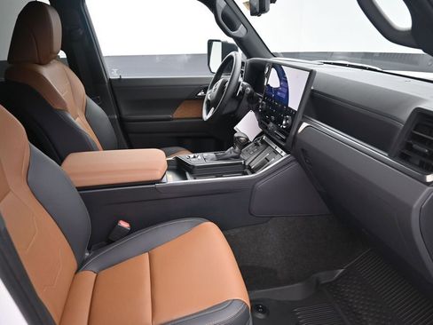 New 2026 Lexus GX 550 AWD/4WD image 10