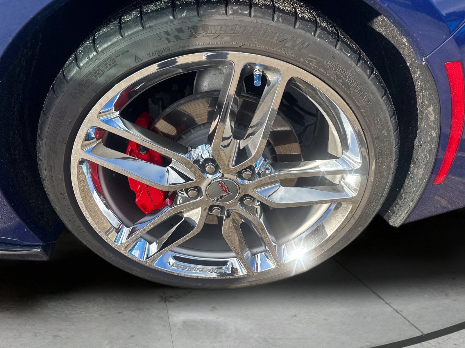 Used 2019 Chevrolet Corvette Stingray Coupe w/ 1LT RWD image 18