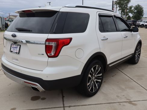 Used 2017 Ford Explorer Platinum AWD/4WD image 5